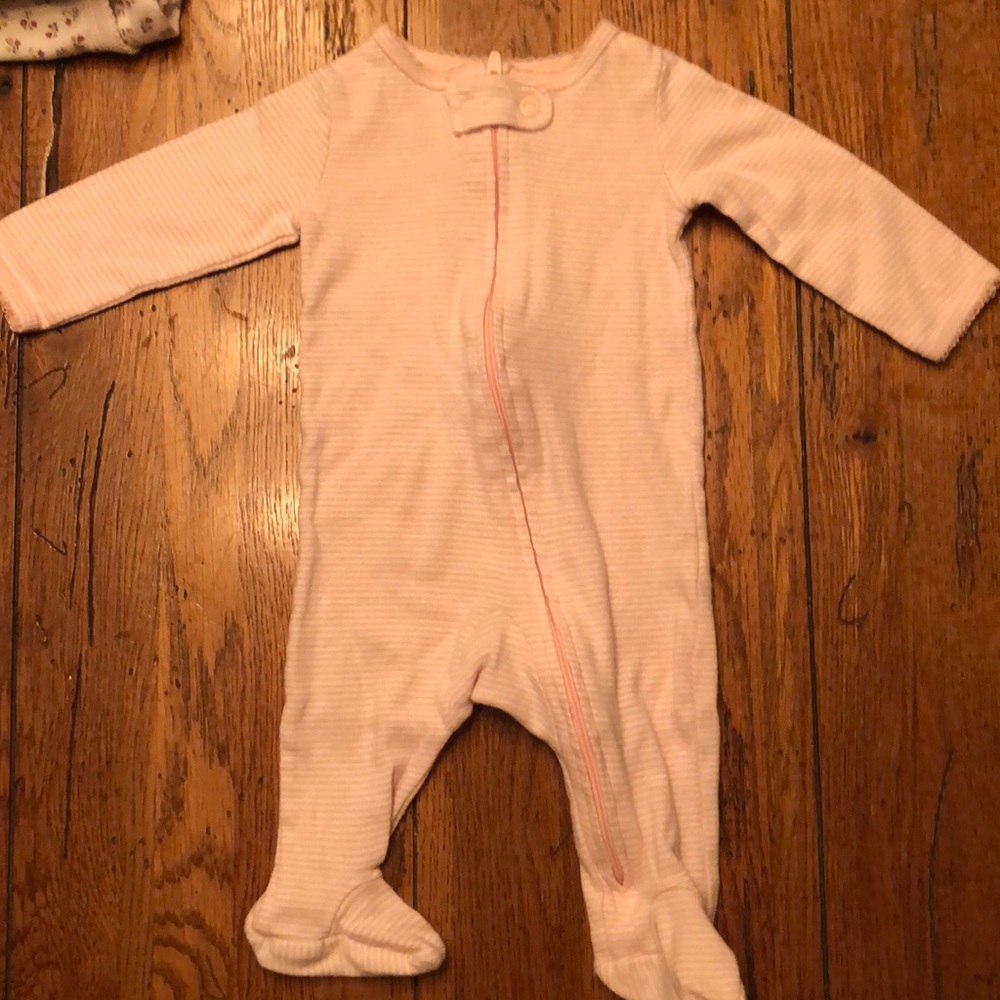 Girl Sleepers 3 mos (set of 5) - Picture 6 of 6